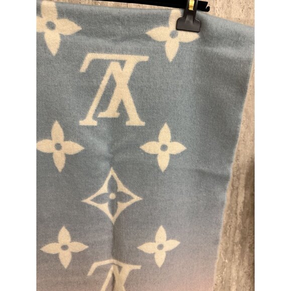 Louis Vuitton Gradient Monogram Scarf 100% Cashmere Unisex Soft Luxury Accessory - Picture 11 of 14